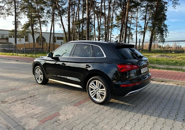 Audi Q5 cena 116000 przebieg: 117000, rok produkcji 2018 z Suchedniów małe 379